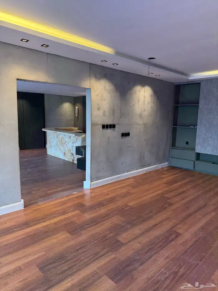 استراحه للايجار السنوي المساحه 450م شارع 30 شمالي 4