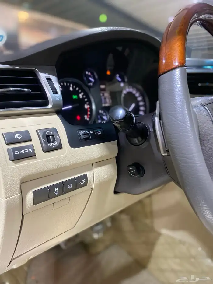 جيب لكزسLX570 فل كامل 17