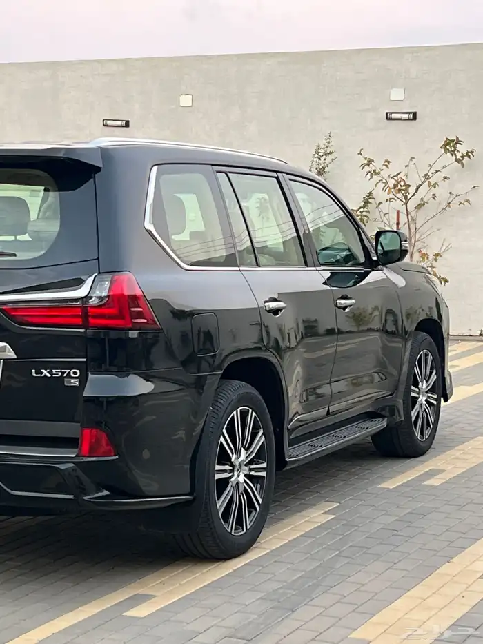 لكزس 2021 سعودي ماشي 76 الف فقط 3