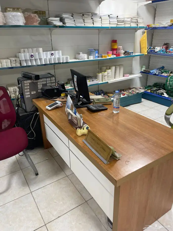 اغراض مكتبة كامله للبيع 7