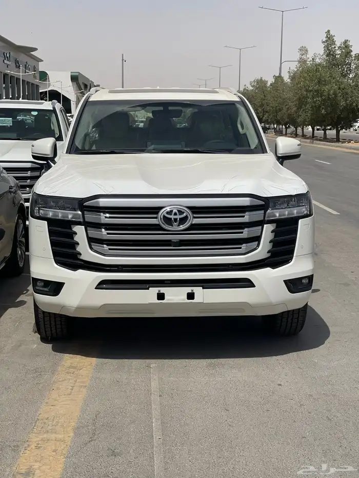 لاند كروزر GXR L4. بريمي 2025 بالكاش والاقصاد 1