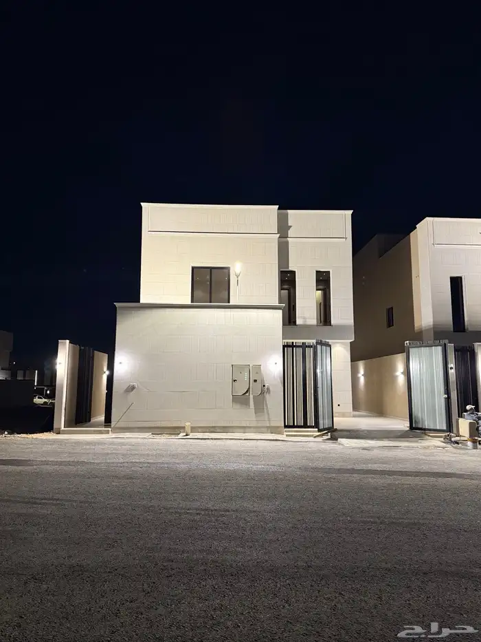 فيلا درج صاله وشقتين للبيع 0