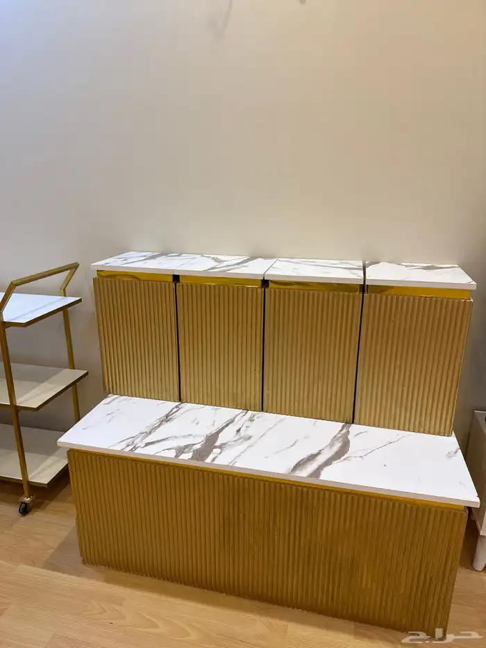 طاولات خدمه مع عربيه ومرايه وطاولة استقبال 3