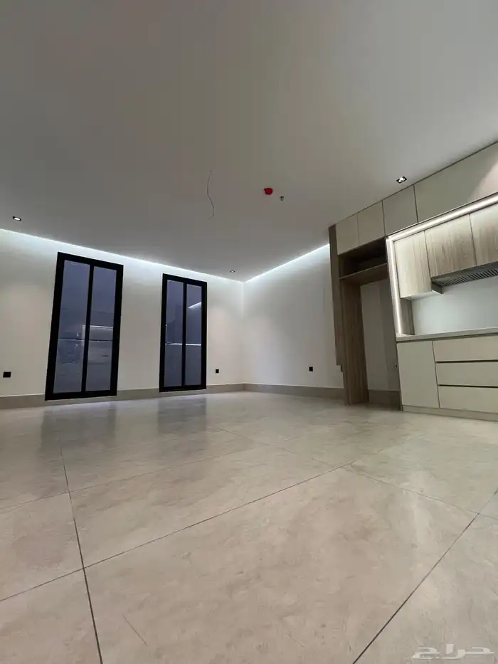 شقة للايجار السنوي الخبر حي البحر مقابل الكورنيش 8