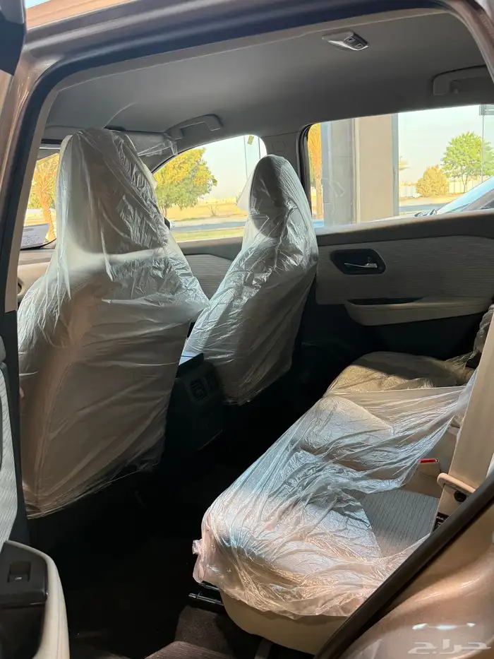 نيسان اكس تريل 7 ركاب 6