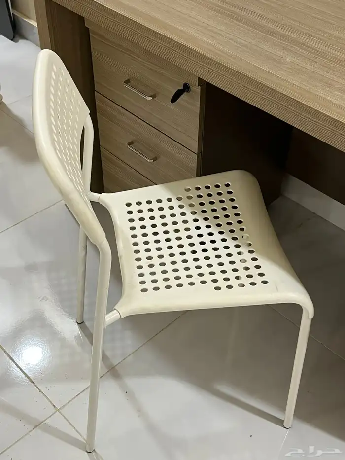 مكتب مع شاشة 2