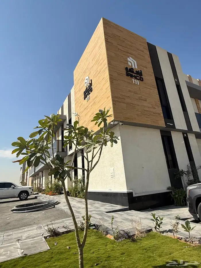 شقة فاخرة للإيجار بحي الصفا 0