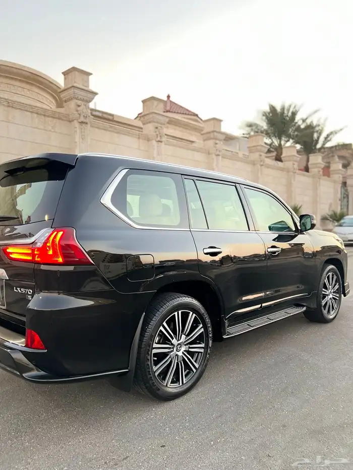 لكزس LX570s فل DD ممشى قليل قمة النظافة 2021 سعودي وكالة 16