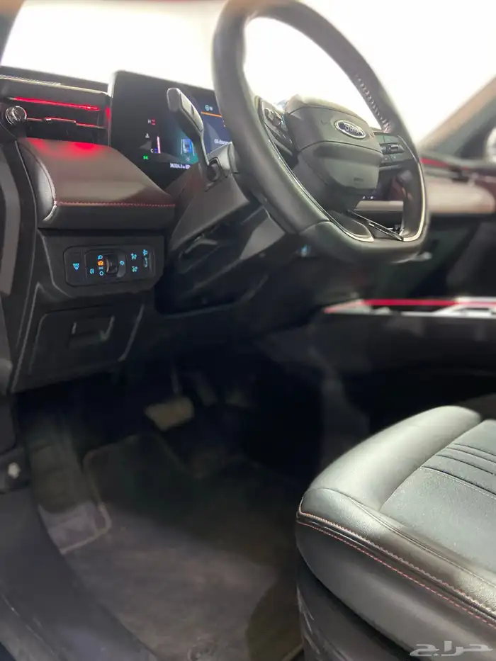 فورد تورس   تيتانيوم   2024 33