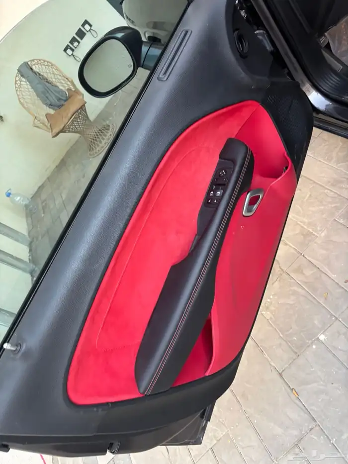 دوج تشالنجر 2022 8 سلندر لوحة دبي في الرياض 12