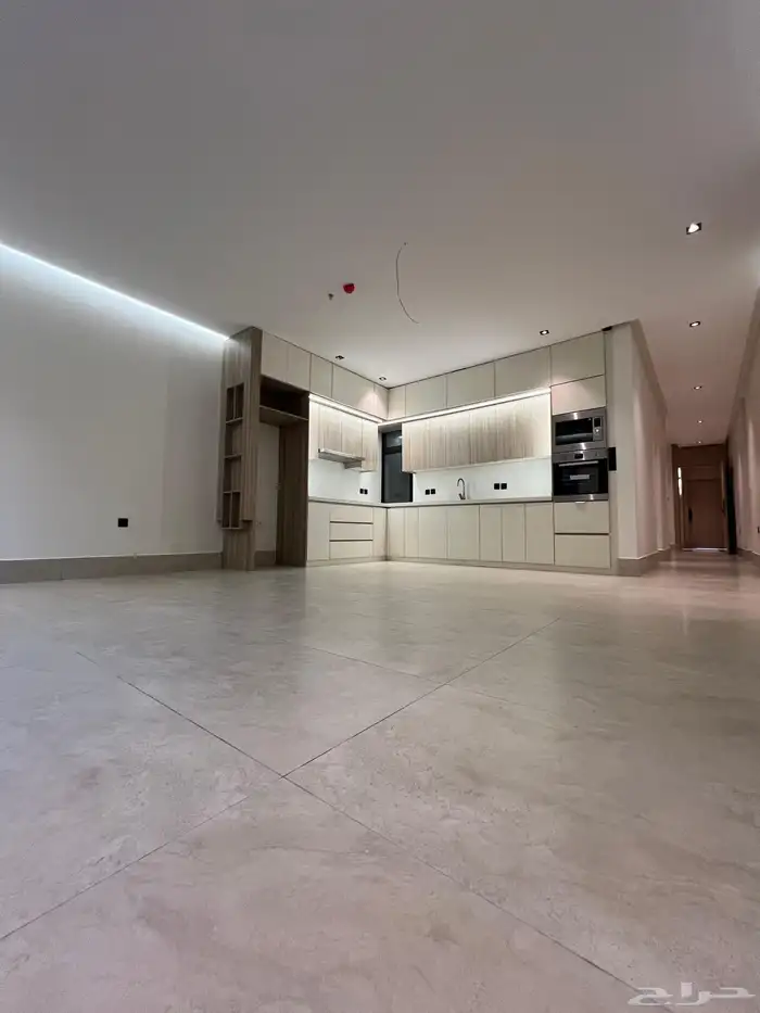 شقة للايجار السنوي الخبر حي البحر مقابل الكورنيش 5