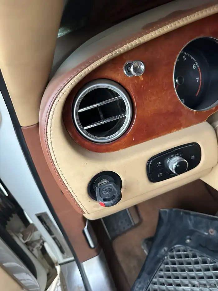 بنتلي ( قطع غيار ) 5