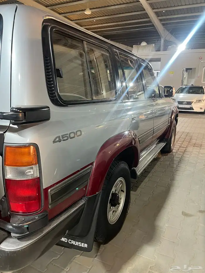 لاندكروزر VXR مخزن 4