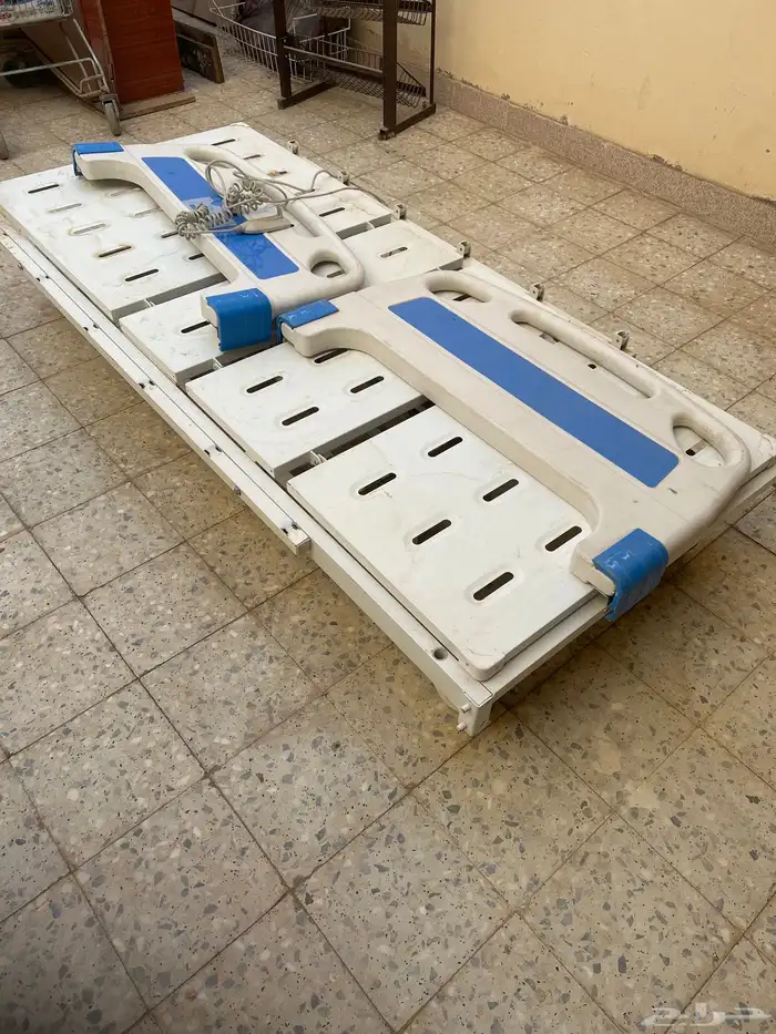 سرير طبي كهربائي 2