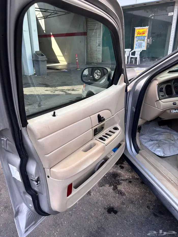 فورد فكتوريا 2011 6