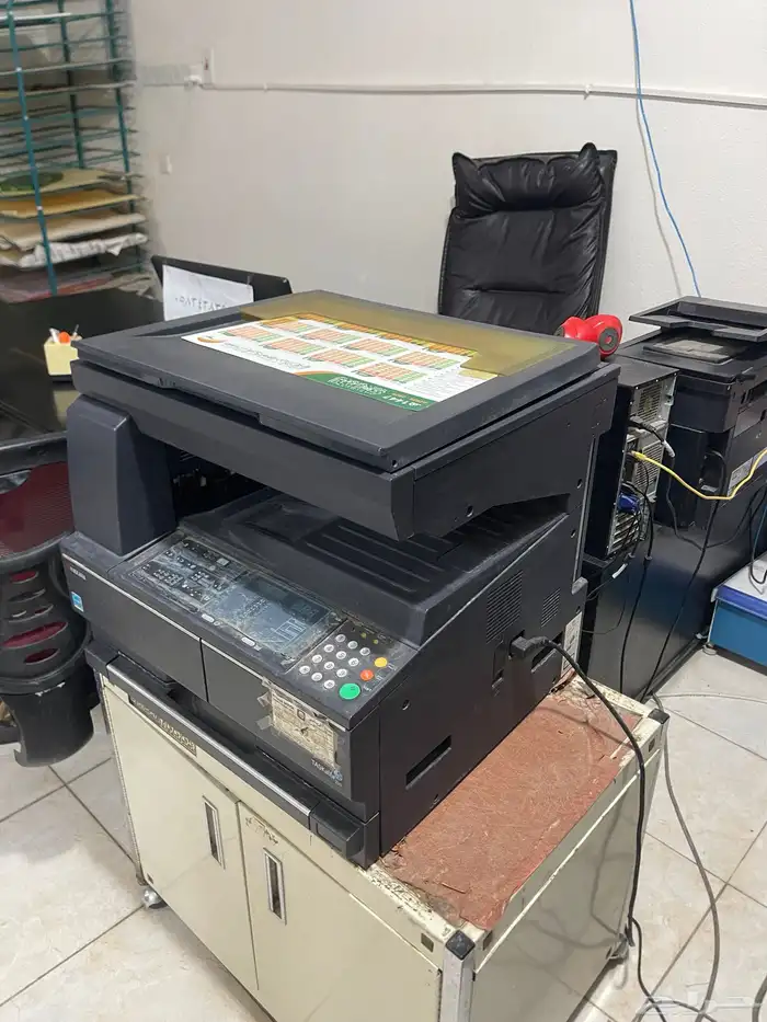 اغراض مكتبة كامله للبيع 15