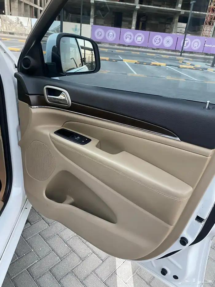 قراند شيروكي 12