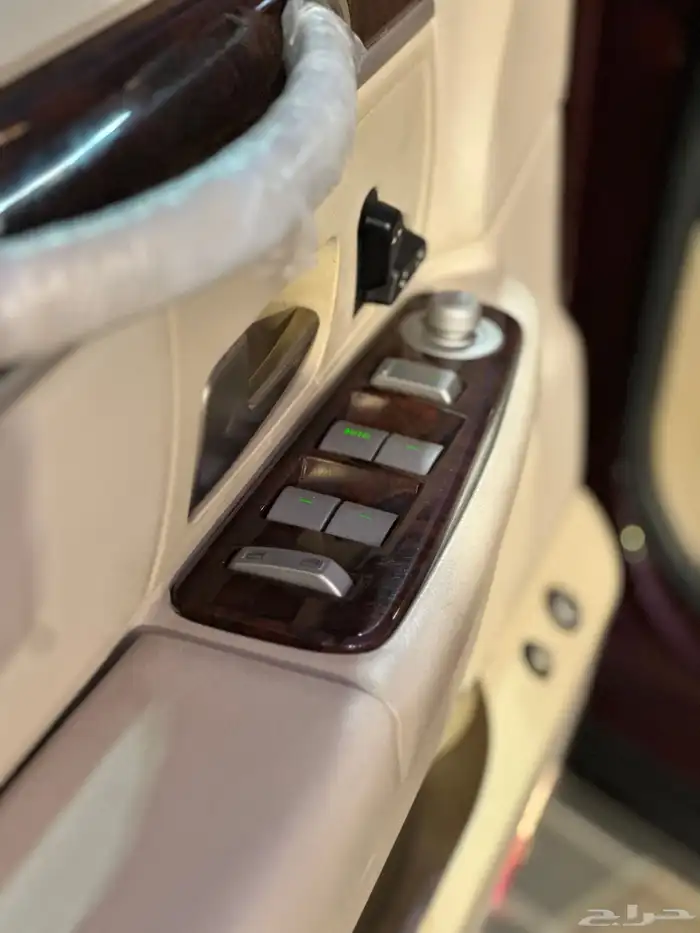 لنكولن تاون كار مخزن ممشى 82 الف كيلو فقط 27