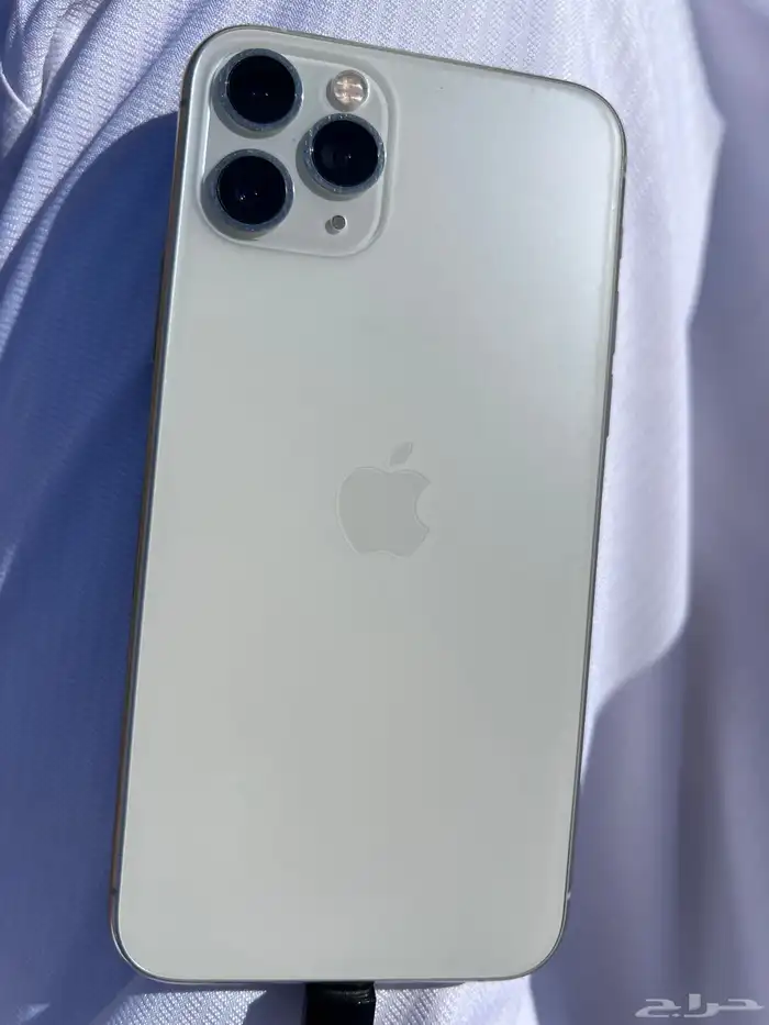 اللبيع جوال آيفون 11برو مافيه كسور ولا شي البطاريه 77 3