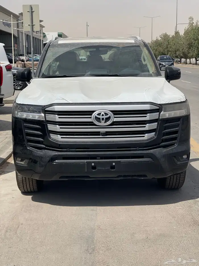 لاند كروزر GXR L4. بريمي 2025 بالكاش والاقصاد 7