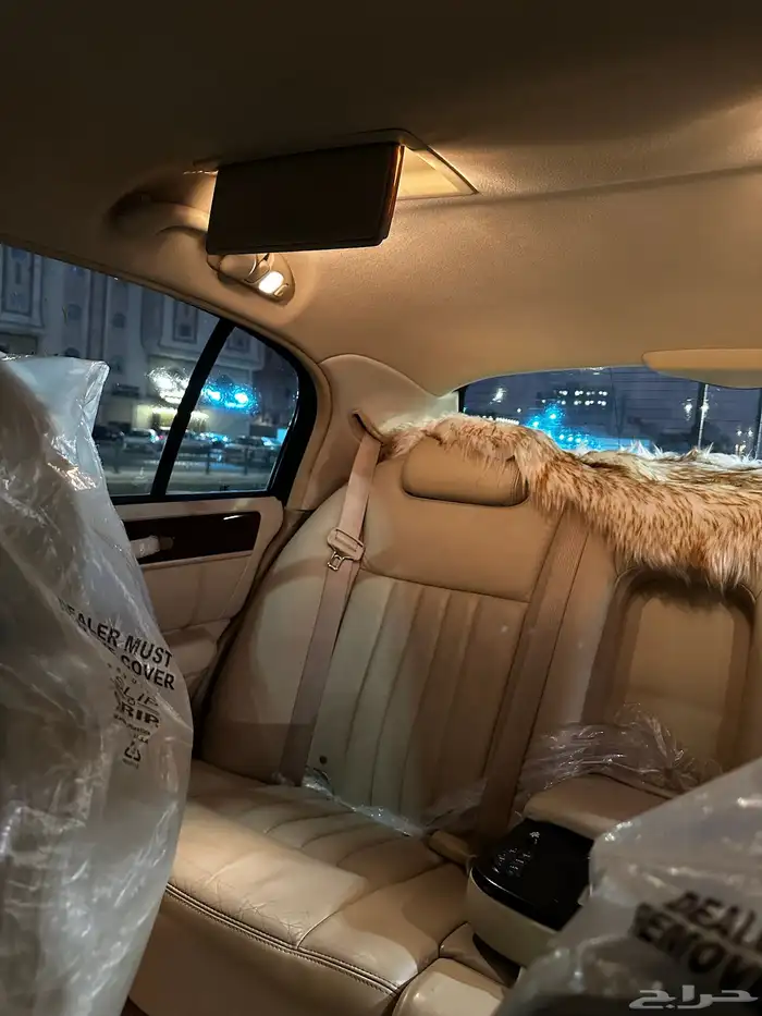 لنكولن تاون كار مخزن ممشى 82 الف كيلو فقط 48