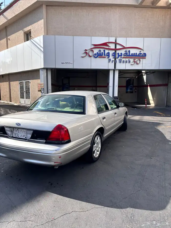 فورد فكتوريا 2011 15