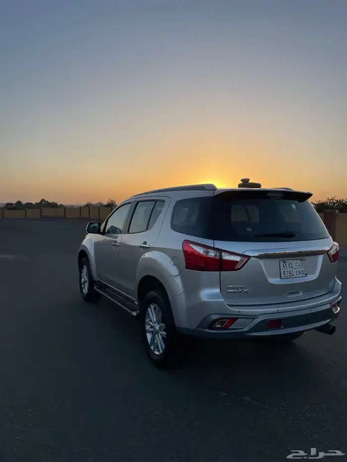 (تمم البيع)ايسوزو 2018 MUX دبل قير اتوماتيك 9