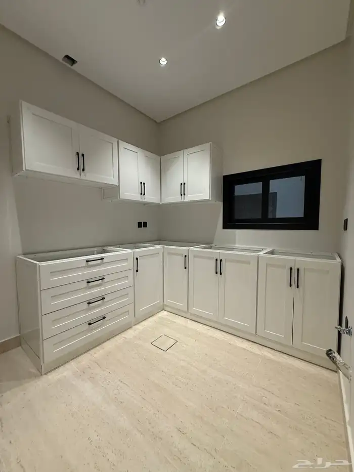 شقة فاخرة للإيجار بحي الصفا 7