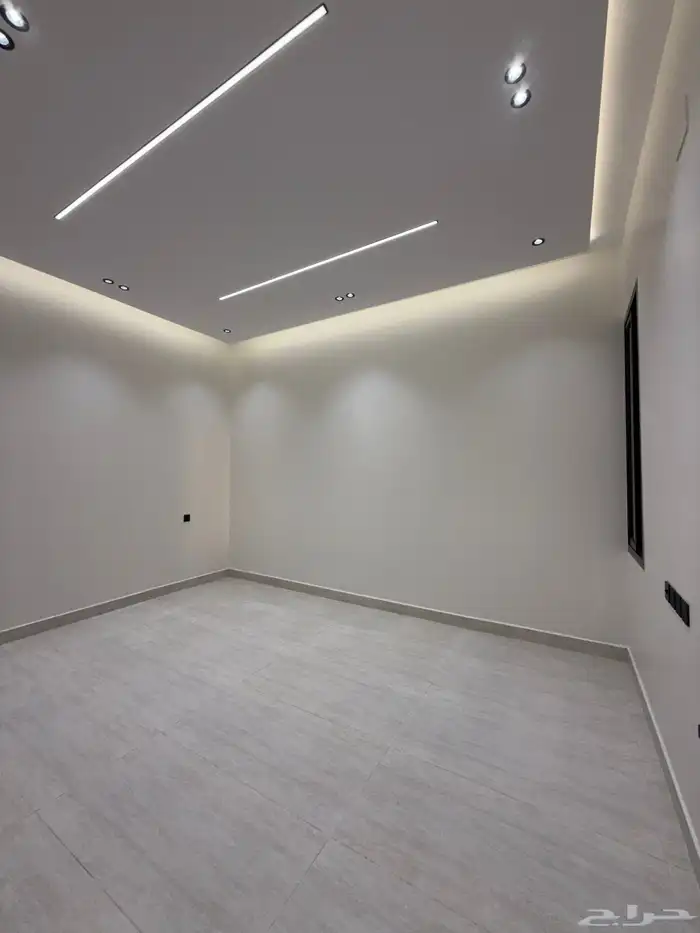 للبيع شقه أرضيه وروف علوي بحي النسيم ب أسعار صيدة 13