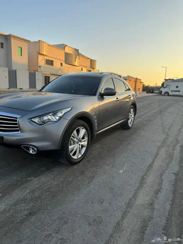 انفينتي QX70 فل كامل اقبل البدل المناسب 2