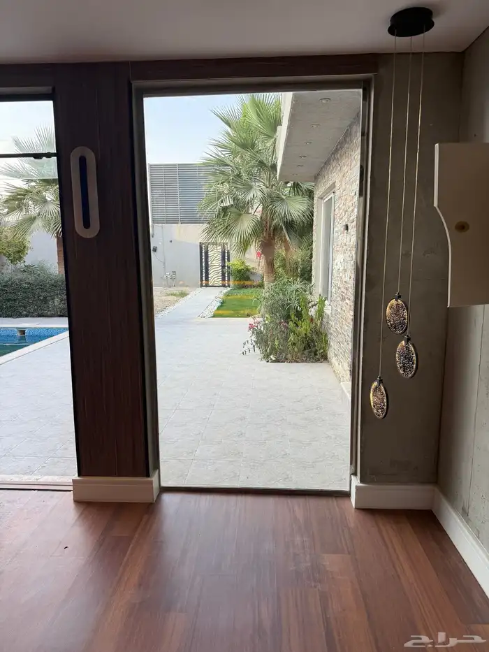 استراحه للايجار السنوي المساحه 450م شارع 30 شمالي 7