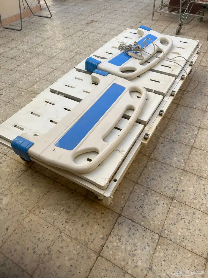 سرير طبي كهربائي 1