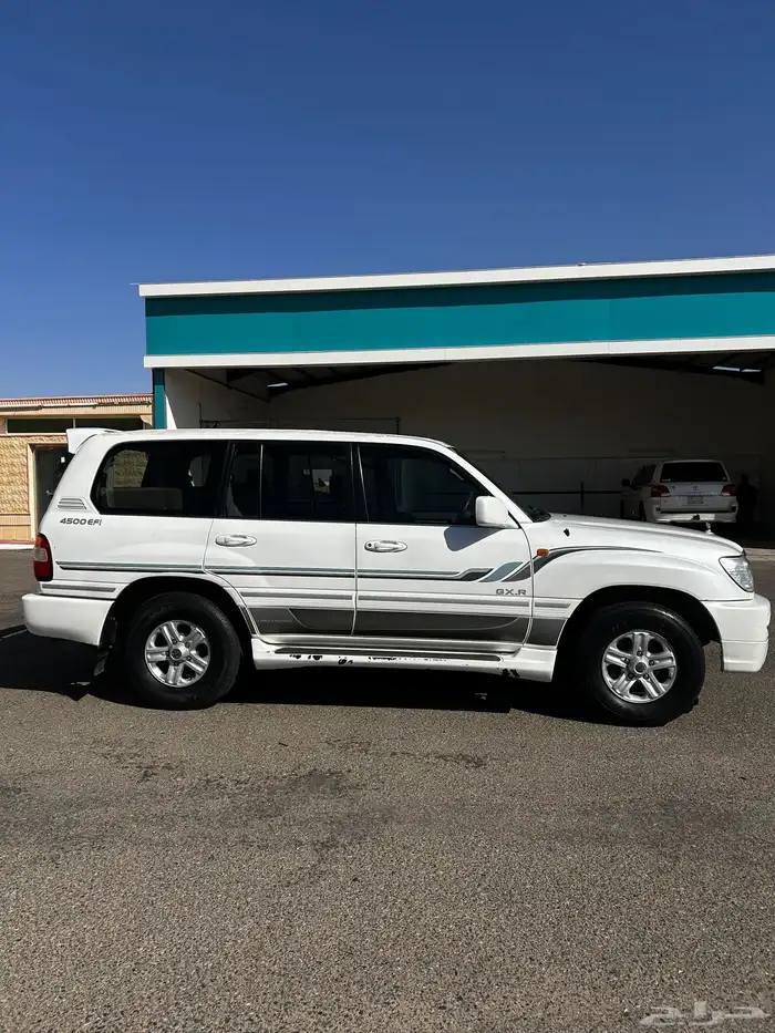 لاندكروزر جكسار عبدالطيف 2