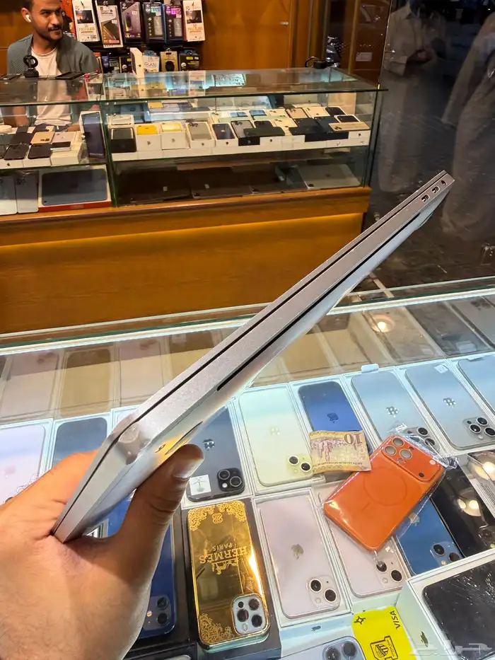 ماك بوك برو 512 قيقاء 16 أنش حجم الشاشة رام المعالج16 11