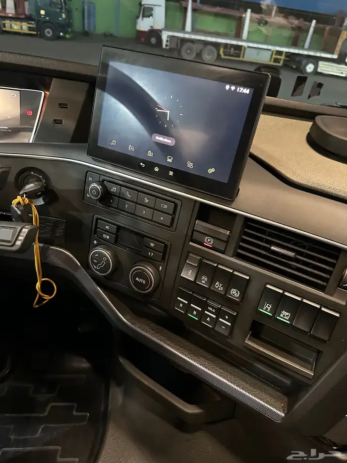 فولفو راس تريلا 2022 بطاقة جمركية 18