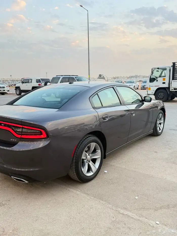 دوج تشارجر 2018 - SXT ستاندر نظيف جدا 4