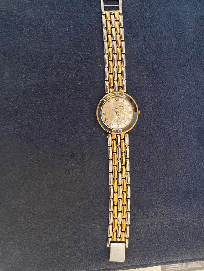 ساعات قيمه بحاله ممتازه اثنين 1100 ريال الواحده 600 ريال 1