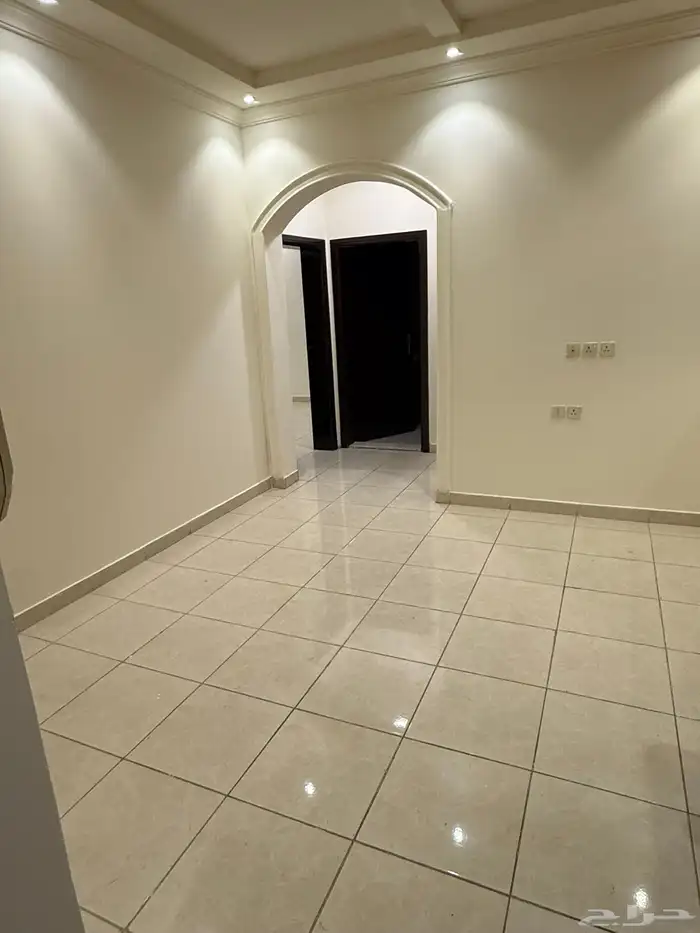 شقة لإيجار عوايل غرفتين وصالة في حي النزهة 6