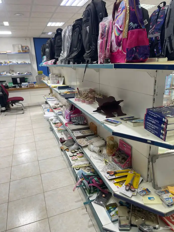 اغراض مكتبة كامله للبيع 1