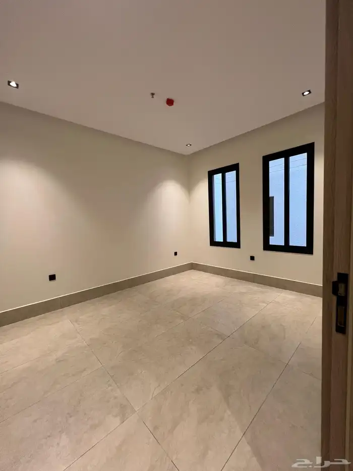 شقة للايجار السنوي الخبر حي البحر مقابل الكورنيش 11