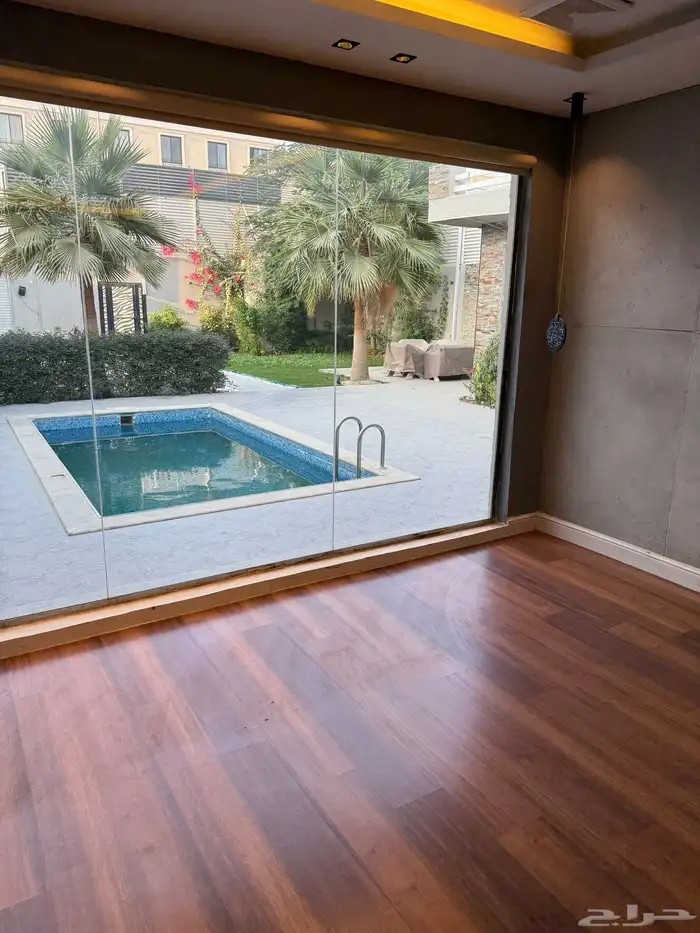 استراحه للايجار السنوي المساحه 450م شارع 30 شمالي 5