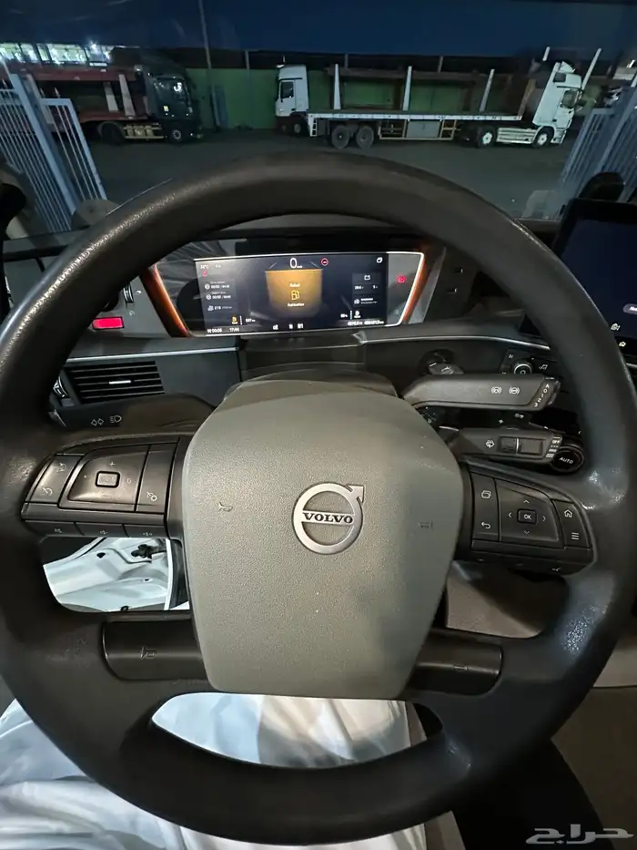 فولفو راس تريلا 2022 بطاقة جمركية 13