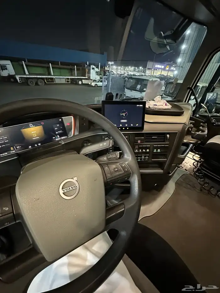 فولفو راس تريلا 2022 بطاقة جمركية 14