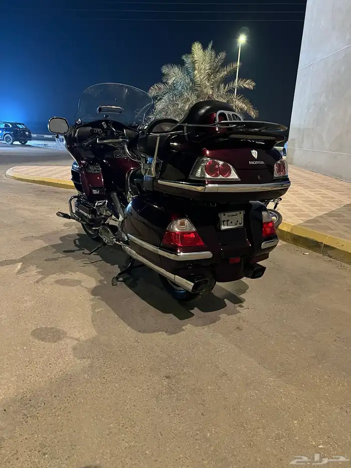 للبيع قولد وينق 8