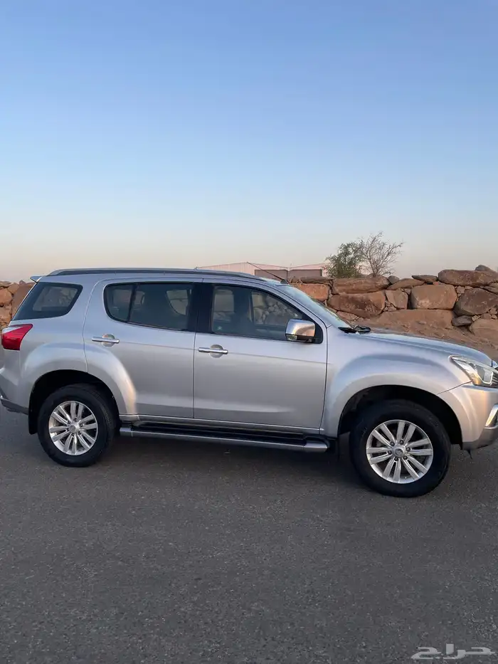 (تمم البيع)ايسوزو 2018 MUX دبل قير اتوماتيك 5