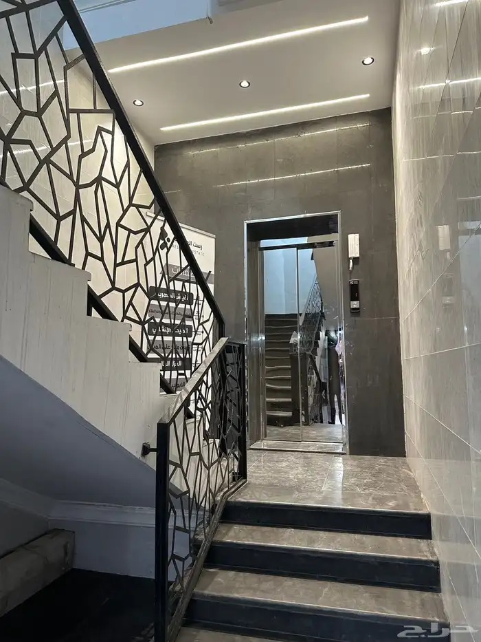 شقق للبيع الرانوناء داخل الحد ب اسطح داخلية خاصة 3