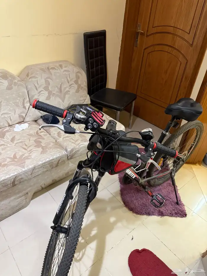 سيكل رياضي نظيف ومستخدم استخدام بسيط 3