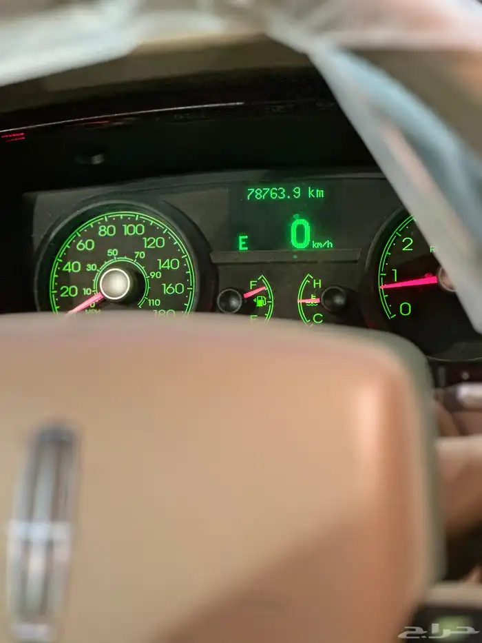 لنكولن تاون كار مخزن ممشى 82 الف كيلو فقط 34