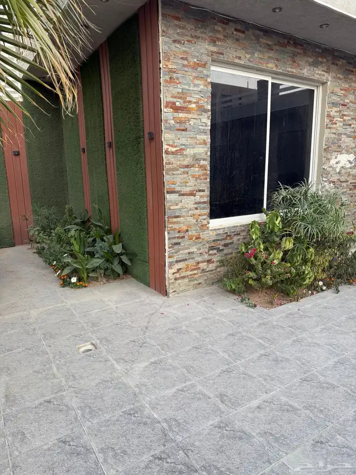 استراحه للايجار السنوي المساحه 450م شارع 30 شمالي 10