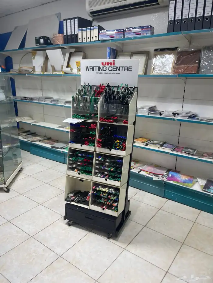 اغراض مكتبة كامله للبيع 2